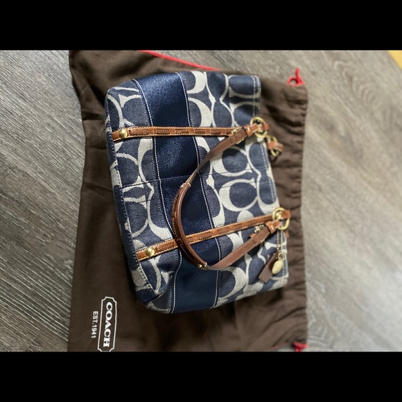 Coach monogram Canvas tote - Picture 2 of 4